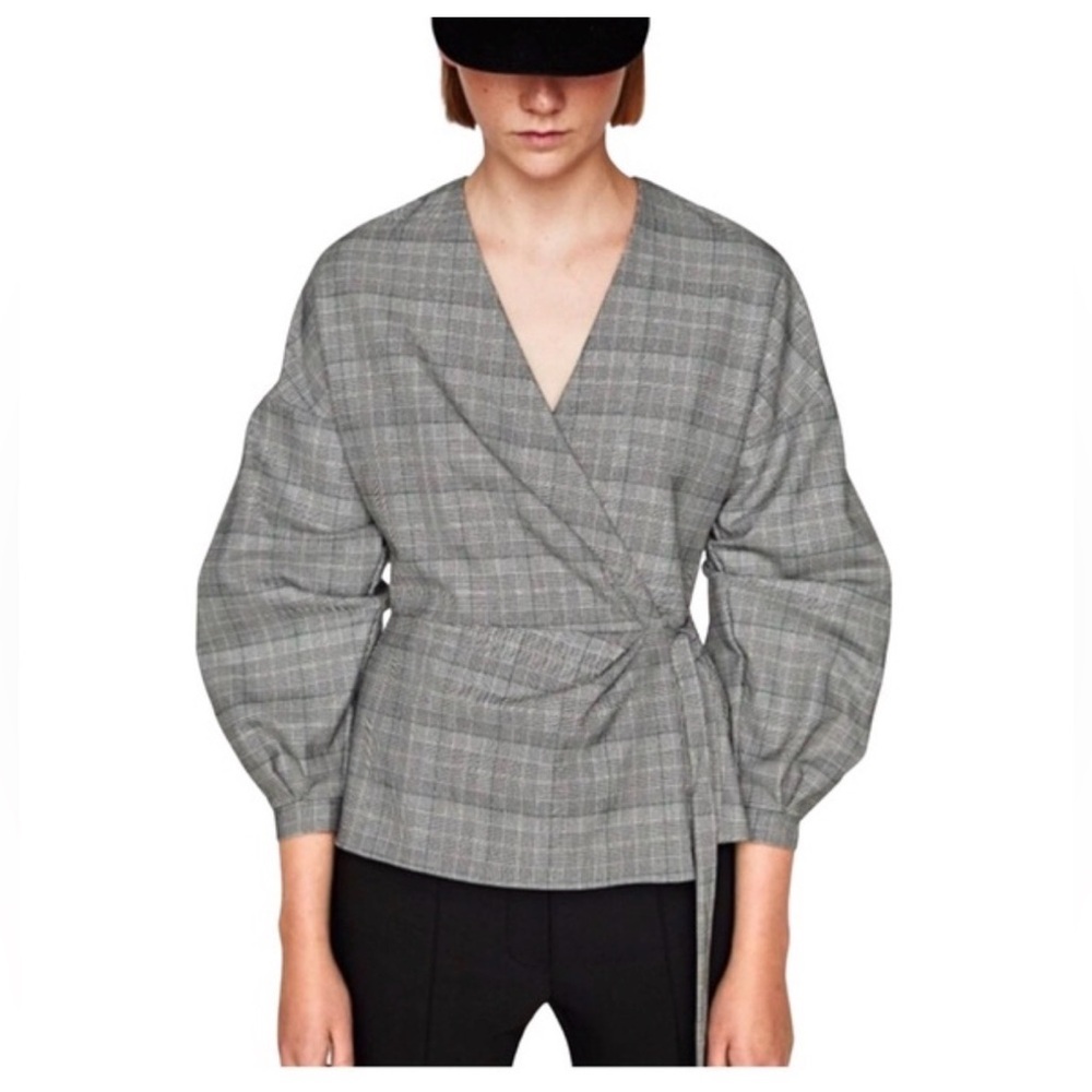 Zara Black and White Checkered gray plaid women’s Top L seen on TV